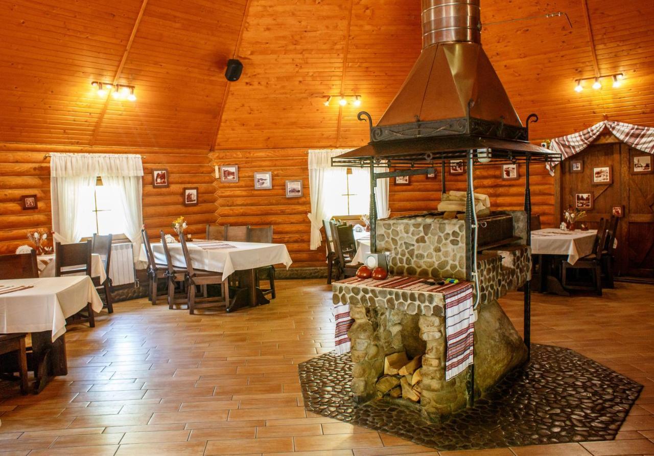 Toursit Complex Polyana Kvasova Hotel Buitenkant foto